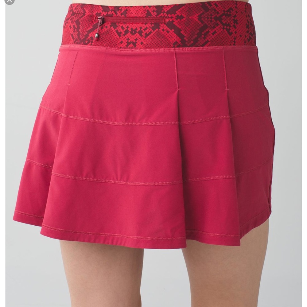 Lululemon pace rival skort